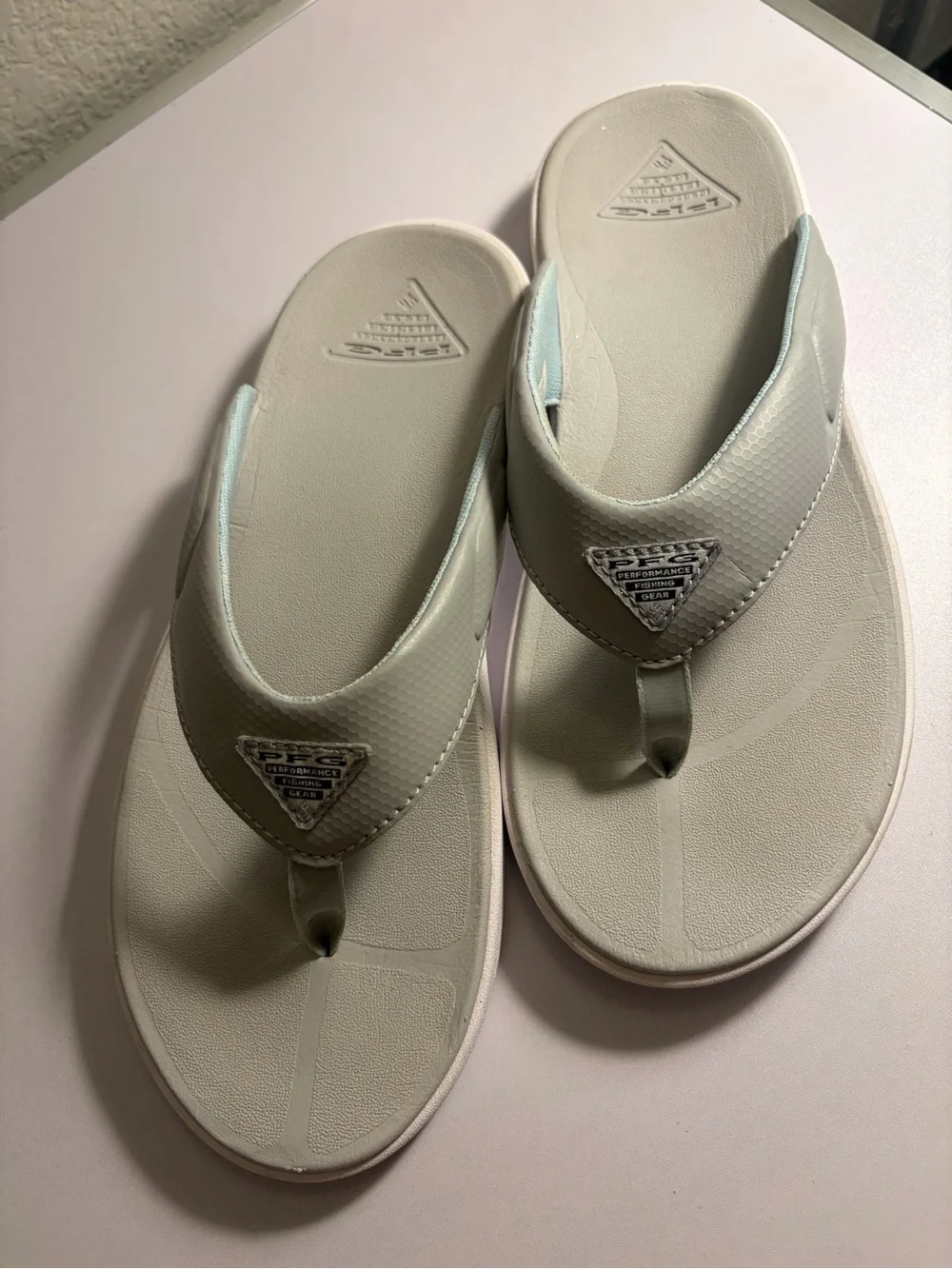 Columbia Men’s Light Gray Performance Flip Flop Sandals